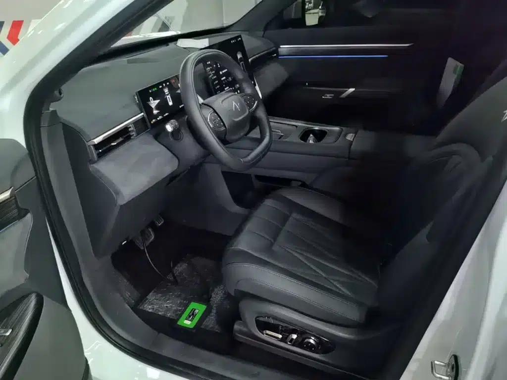eπ008 2025 210Max Extended Range Version 5-Seater — миниатюра 15
