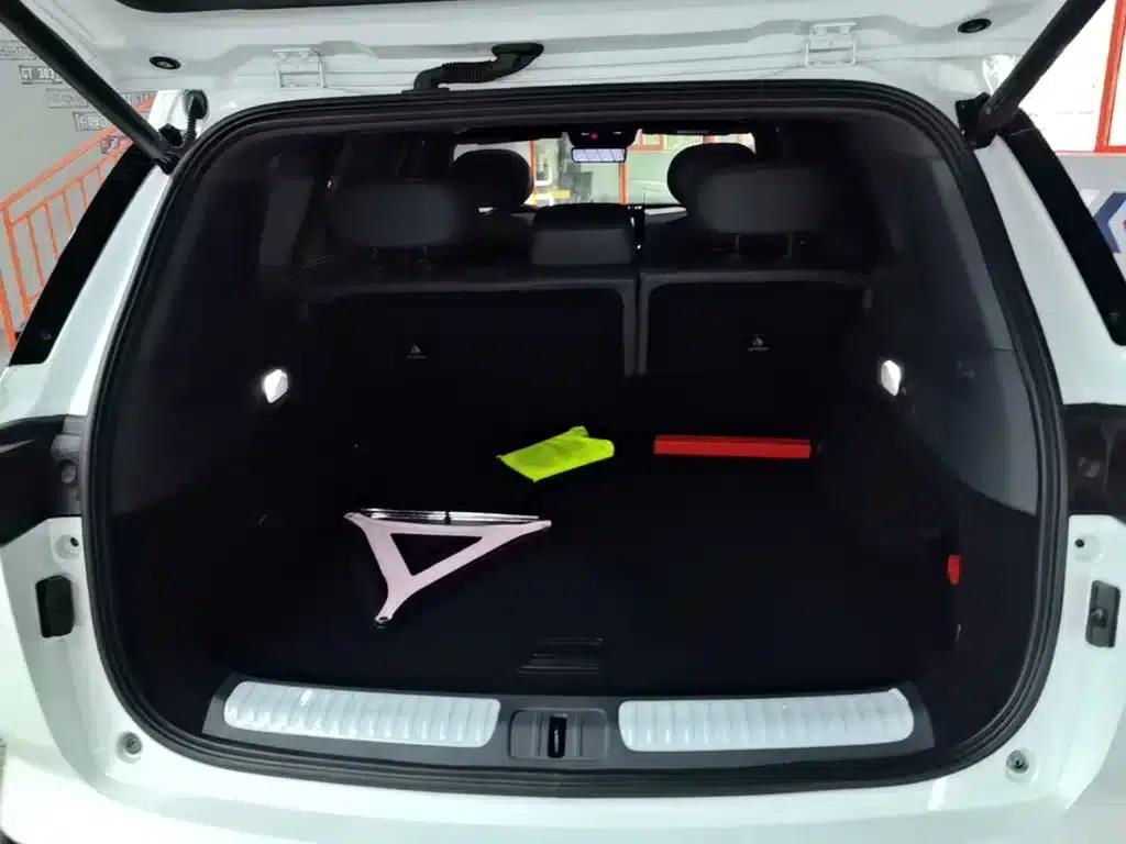 eπ008 2025 210Max Extended Range Version 5-Seater — миниатюра 19