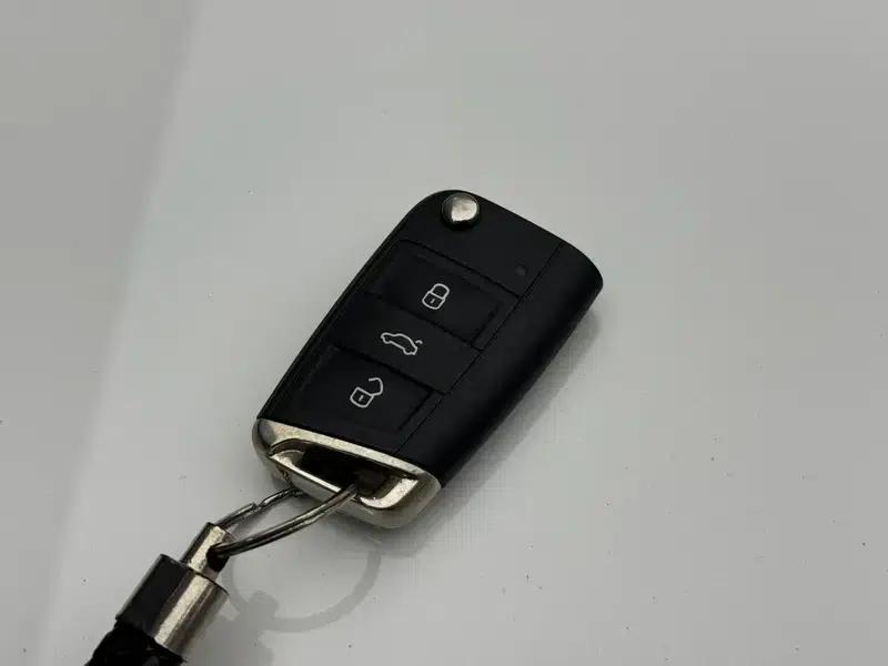 Tiguan L 2021 330TSI Automatic 2WD Smart Edition — миниатюра 11