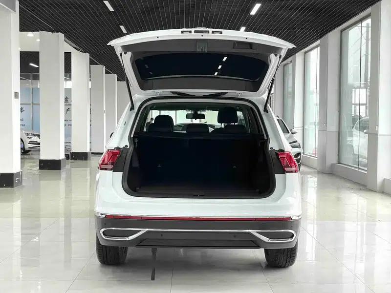 Tiguan L 2023 280TSI Trendy Limited Edition — миниатюра 19