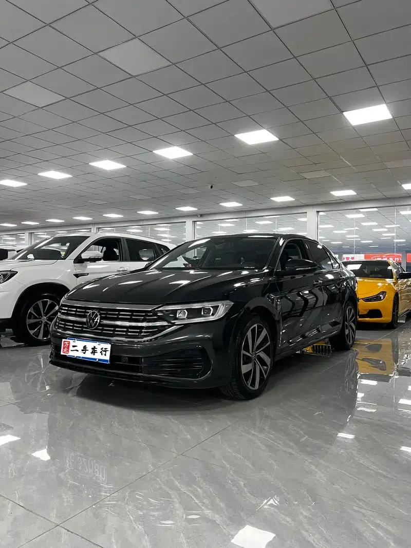 2024 Volkswagen Sagitar 300TSI DSG Excellence Edition — миниатюра 1