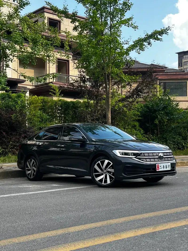 2024 Volkswagen Sagitar 300TSI DSG Excellence Edition — миниатюра 3