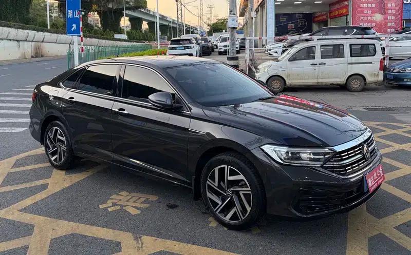 2023 Volkswagen Sagitar 300TSI DSG Super Edition — миниатюра 3