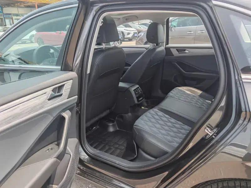 2023 Volkswagen Sagitar 300TSI DSG Excellence Edition — миниатюра 13