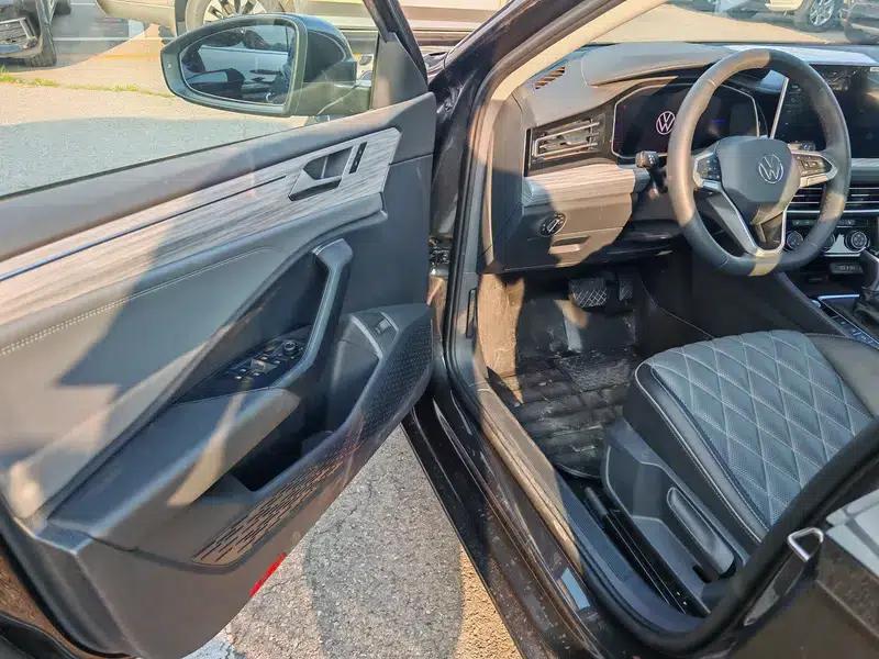 2023 Volkswagen Sagitar 300TSI DSG Excellence Edition — миниатюра 14