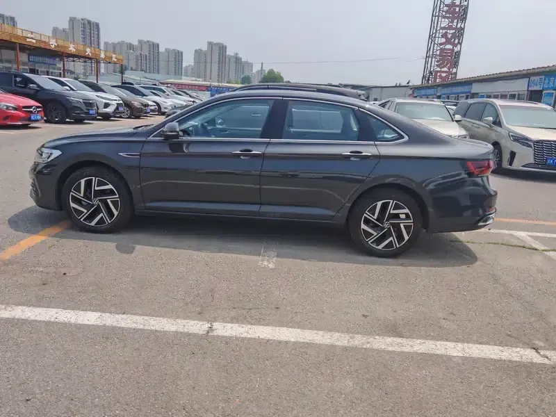 2023 Volkswagen Sagitar 300TSI DSG Excellence Edition — миниатюра 4