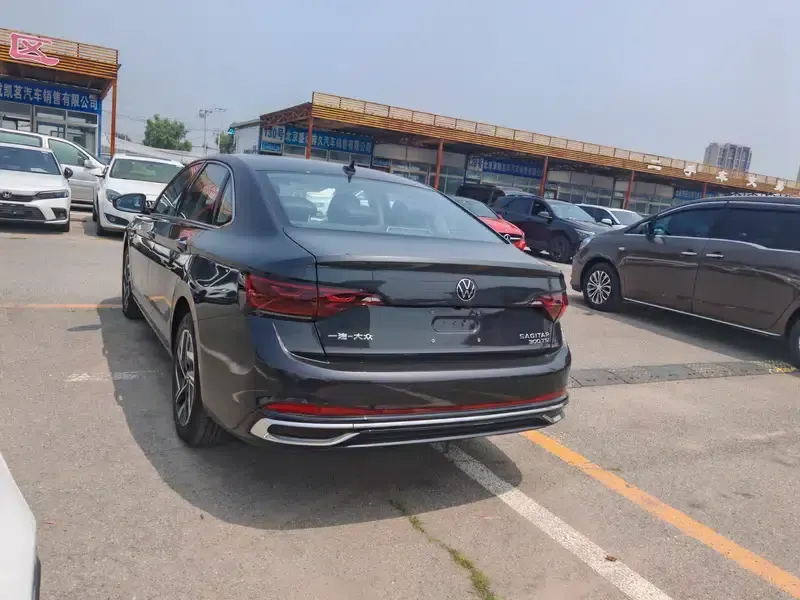 2023 Volkswagen Sagitar 300TSI DSG Excellence Edition — миниатюра 5