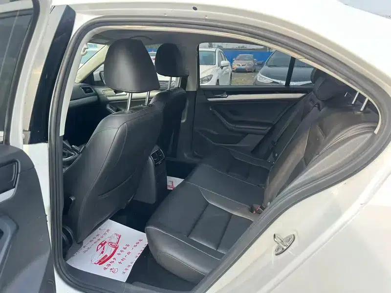 2015 Volkswagen Sagitar 1.6L Automatic Fashion Edition — миниатюра 9