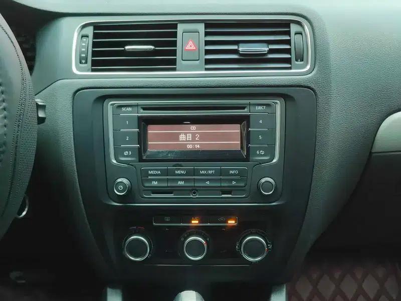 2014 Volkswagen Sagitar Facelift 1.6L Automatic Leading Edition — миниатюра 18