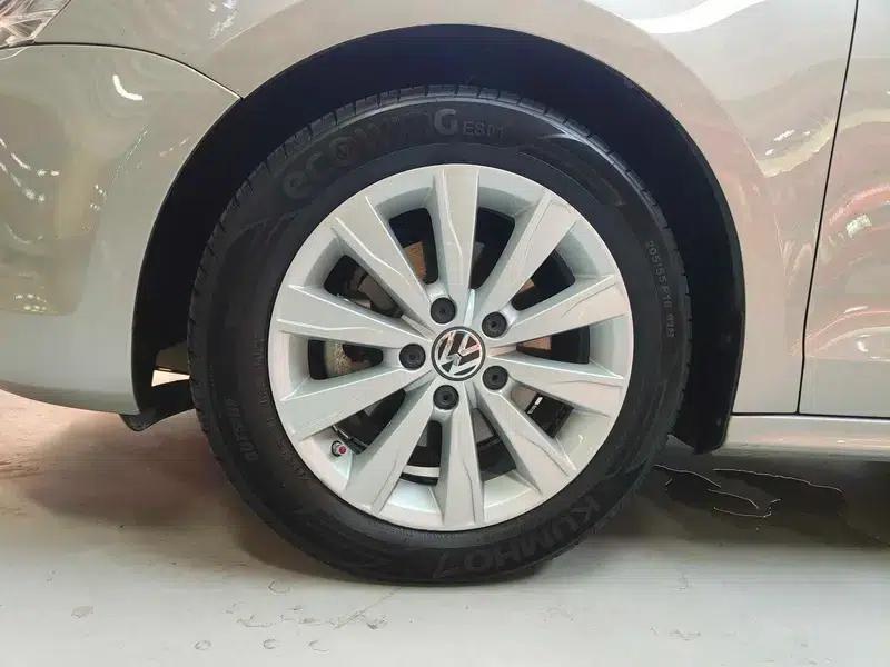 2014 Volkswagen Sagitar Facelift 1.6L Automatic Leading Edition — миниатюра 20