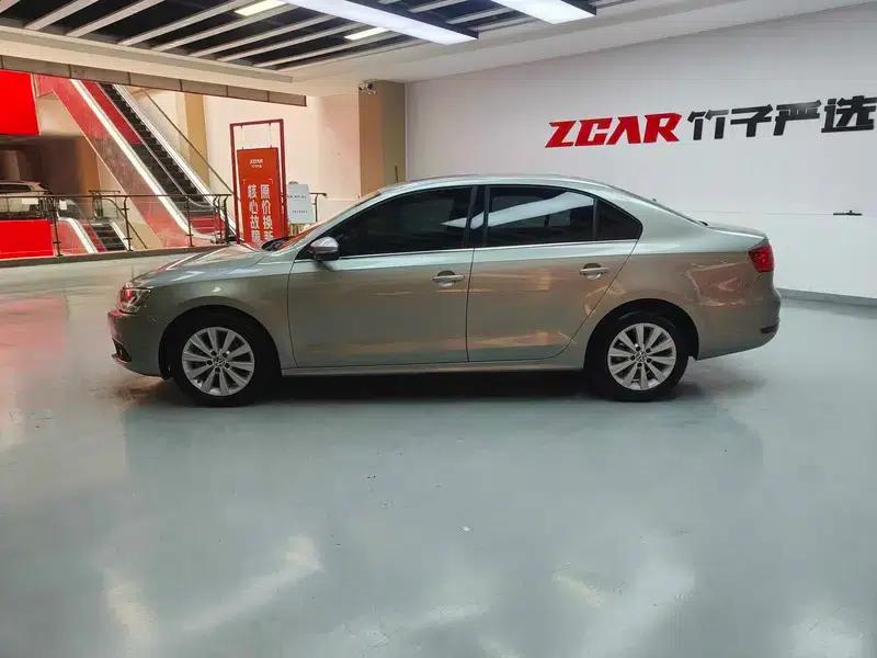 2014 Volkswagen Sagitar Facelift 1.6L Automatic Leading Edition — миниатюра 4