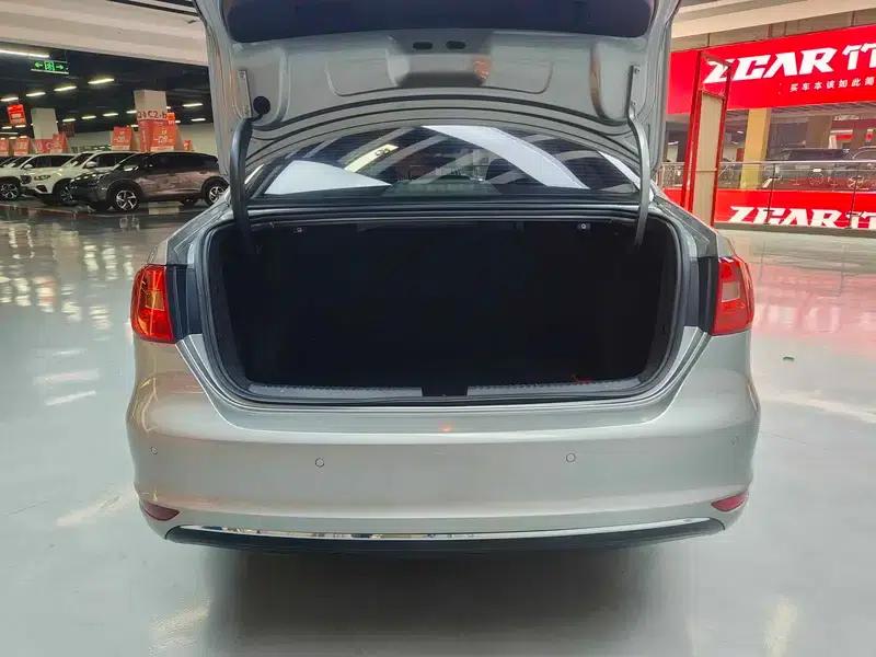 2014 Volkswagen Sagitar Facelift 1.6L Automatic Leading Edition — миниатюра 39