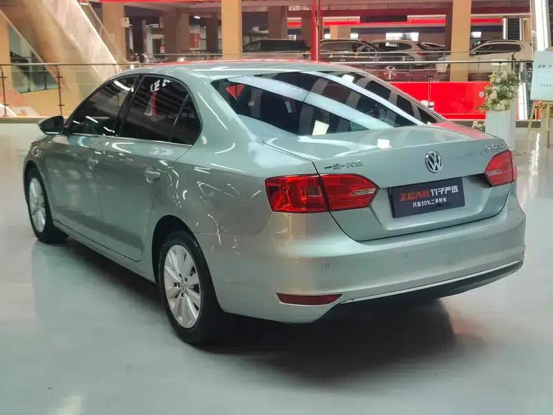 2014 Volkswagen Sagitar Facelift 1.6L Automatic Leading Edition — миниатюра 5