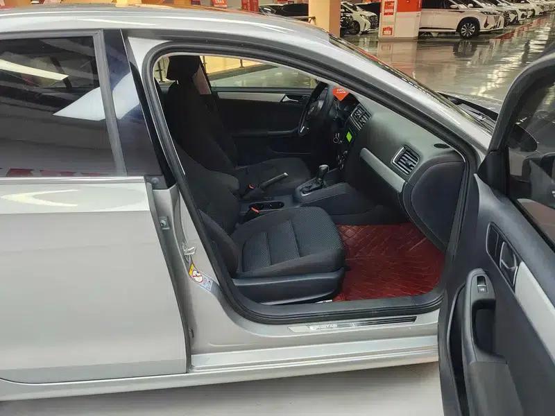 2014 Volkswagen Sagitar Facelift 1.6L Automatic Leading Edition — миниатюра 42