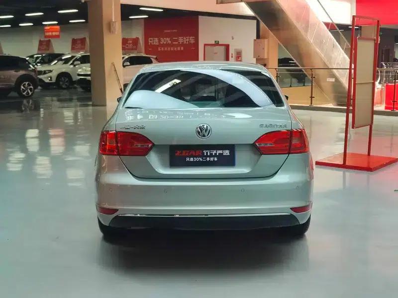2014 Volkswagen Sagitar Facelift 1.6L Automatic Leading Edition — миниатюра 6