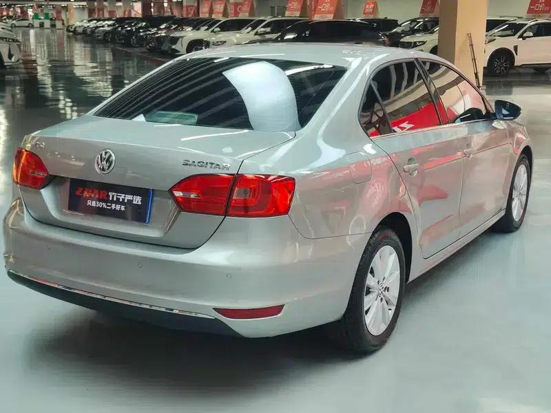 2014 Volkswagen Sagitar Facelift 1.6L Automatic Leading Edition — миниатюра 7