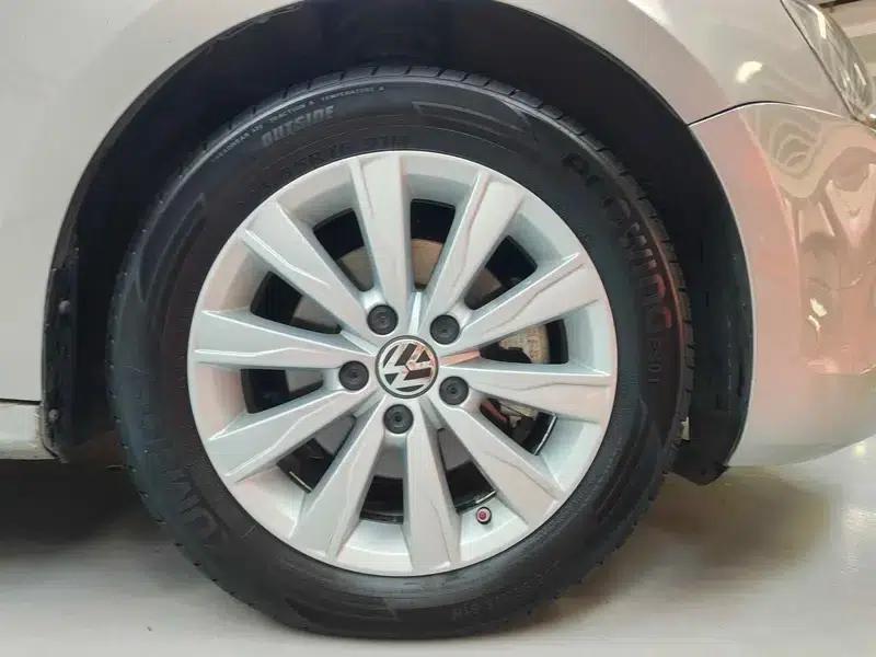2014 Volkswagen Sagitar Facelift 1.6L Automatic Leading Edition — миниатюра 9