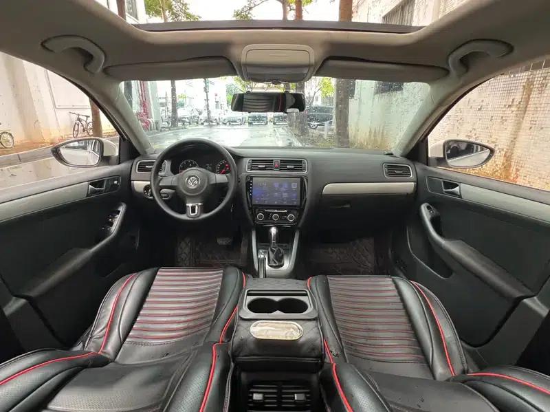 2012 Volkswagen Sagitar 1.6L Automatic Comfort Model — миниатюра 11
