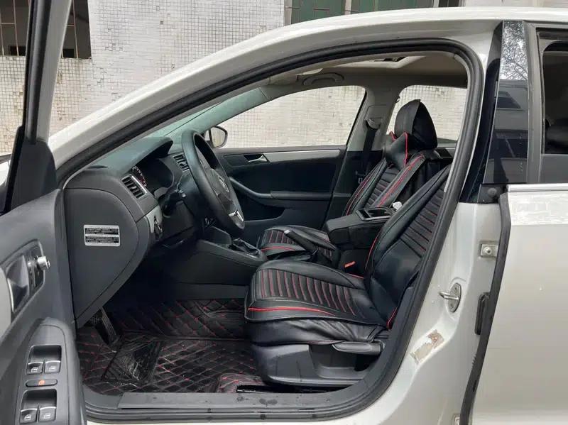 2012 Volkswagen Sagitar 1.6L Automatic Comfort Model — миниатюра 13