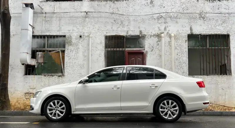2012 Volkswagen Sagitar 1.6L Automatic Comfort Model — миниатюра 3