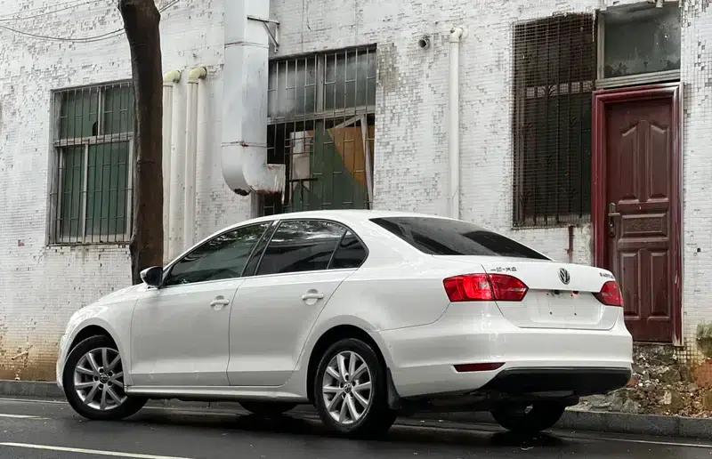2012 Volkswagen Sagitar 1.6L Automatic Comfort Model — миниатюра 4
