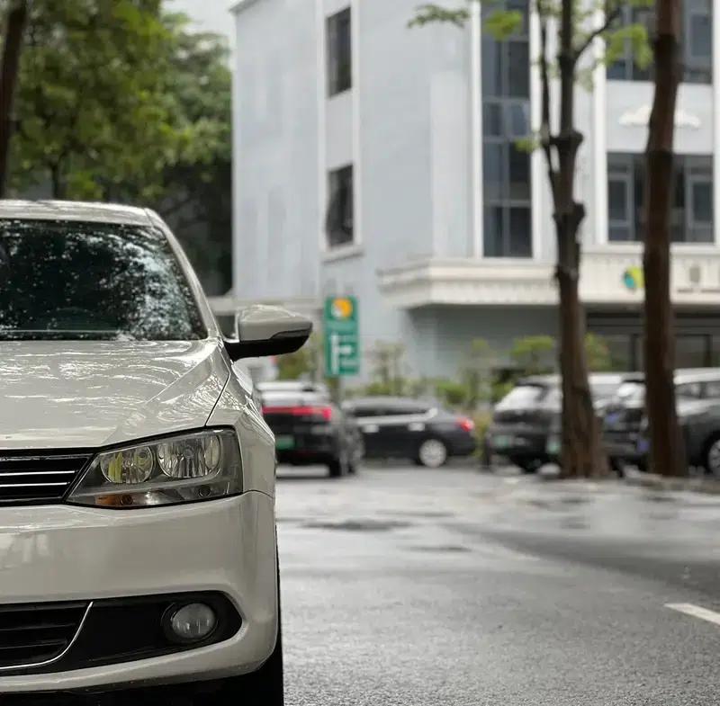 2012 Volkswagen Sagitar 1.6L Automatic Comfort Model — миниатюра 6