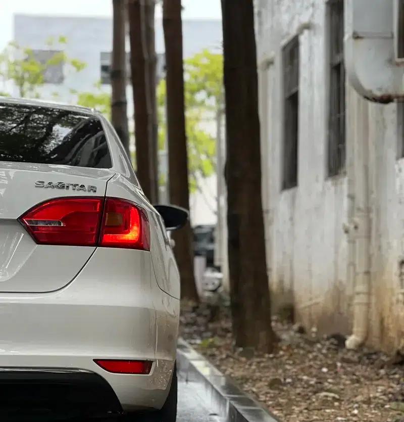 2012 Volkswagen Sagitar 1.6L Automatic Comfort Model — миниатюра 7