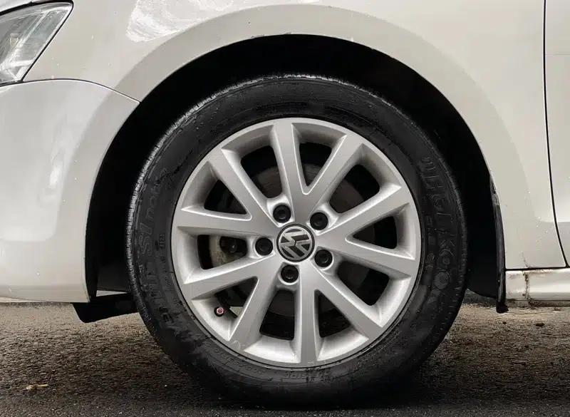 2012 Volkswagen Sagitar 1.6L Automatic Comfort Model — миниатюра 8