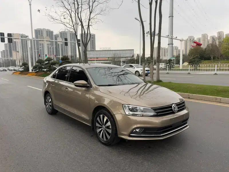 2017 Volkswagen Sagitar 230TSI Automatic Comfort Edition — миниатюра 3