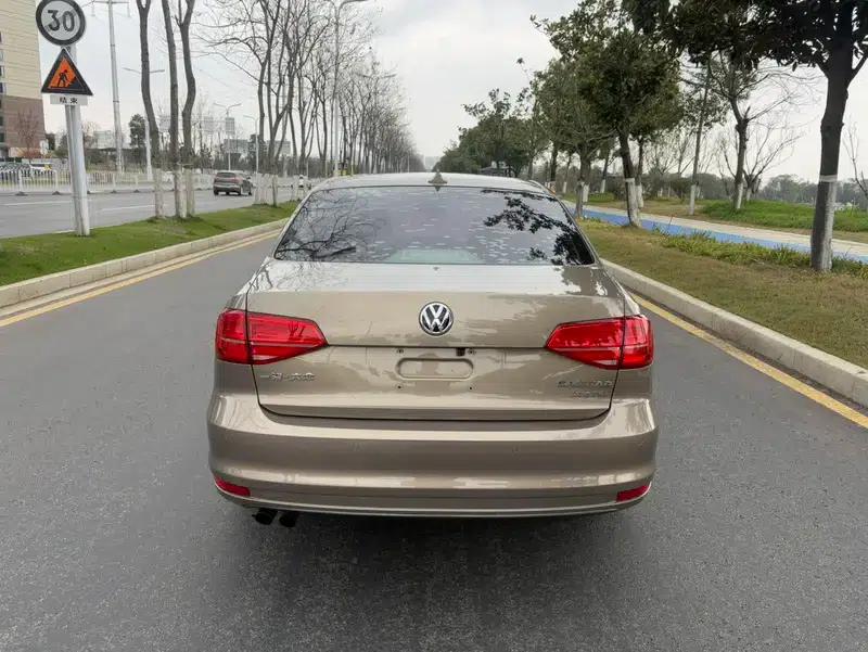 2017 Volkswagen Sagitar 230TSI Automatic Comfort Edition — миниатюра 6