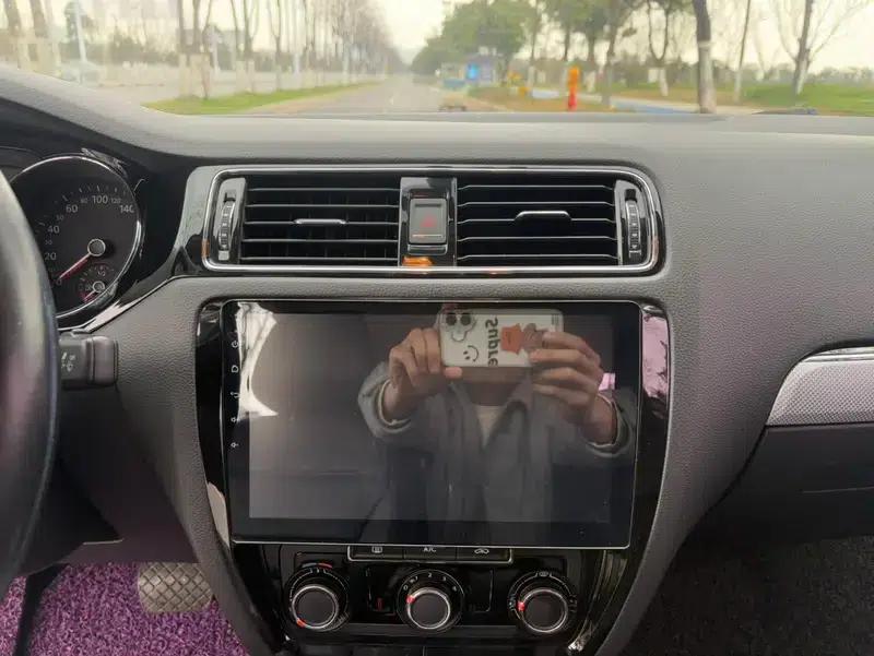 2017 Volkswagen Sagitar 230TSI Automatic Comfort Edition — миниатюра 10
