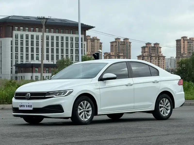 2021 Volkswagen Bora 1.5L Automatic Fashion Smart Edition — миниатюра 1
