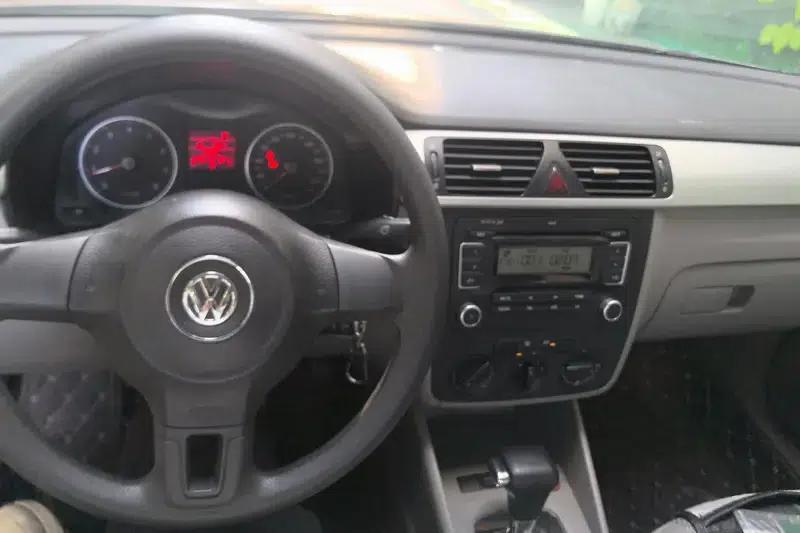 2012 Volkswagen Bora 1.6L Automatic Fashion Edition — миниатюра 14