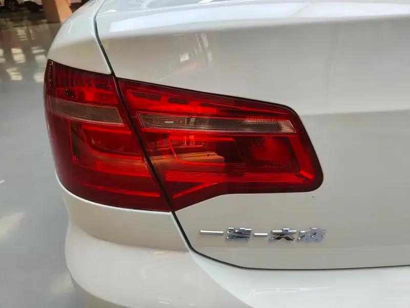 2014 Volkswagen Bora 1.6L Automatic Fashion Edition — миниатюра 12