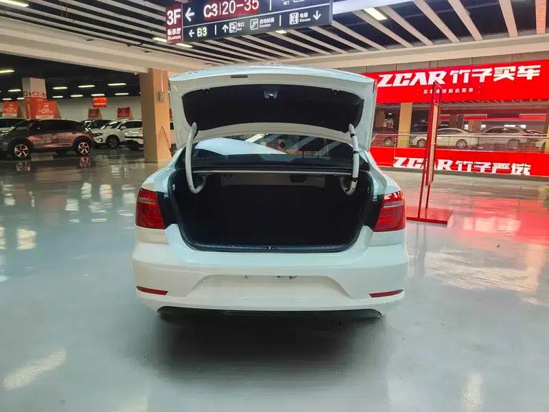 2014 Volkswagen Bora 1.6L Automatic Fashion Edition — миниатюра 24