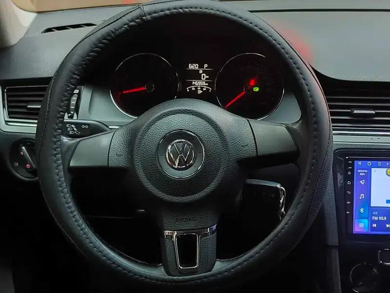 2014 Volkswagen Bora 1.6L Automatic Fashion Edition — миниатюра 27