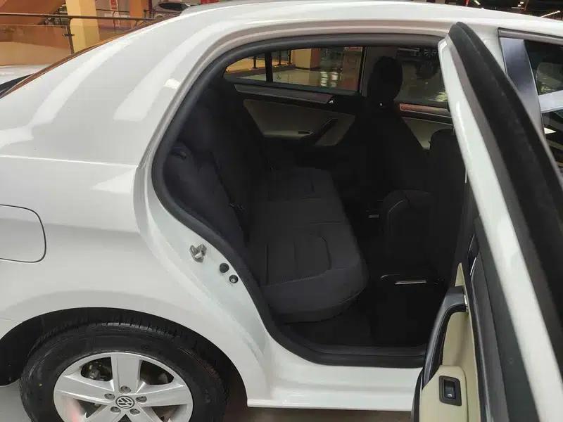 2014 Volkswagen Bora 1.6L Automatic Fashion Edition — миниатюра 42