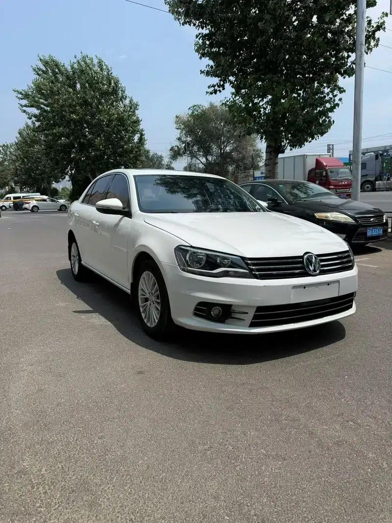 2014 Volkswagen Bora 1.6L Automatic Luxury Edition — миниатюра 3