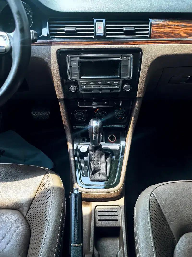2014 Volkswagen Bora 1.6L Automatic Luxury Edition — миниатюра 10