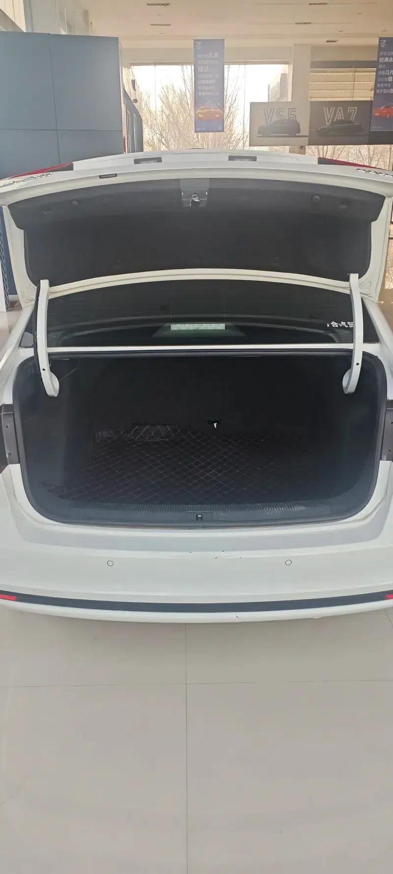 2019 Volkswagen Bora Legend 1.5L Automatic Fashion Model (China VI Emission Standard) — миниатюра 9