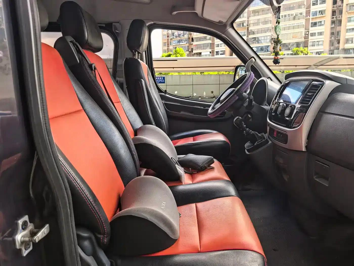 Yufeng 2021 2.3T Front-Wheel Drive Logistics Van, Short Wheelbase, Medium Roof, 5-9 Seats, National VI Emission Standard M9T — миниатюра 12