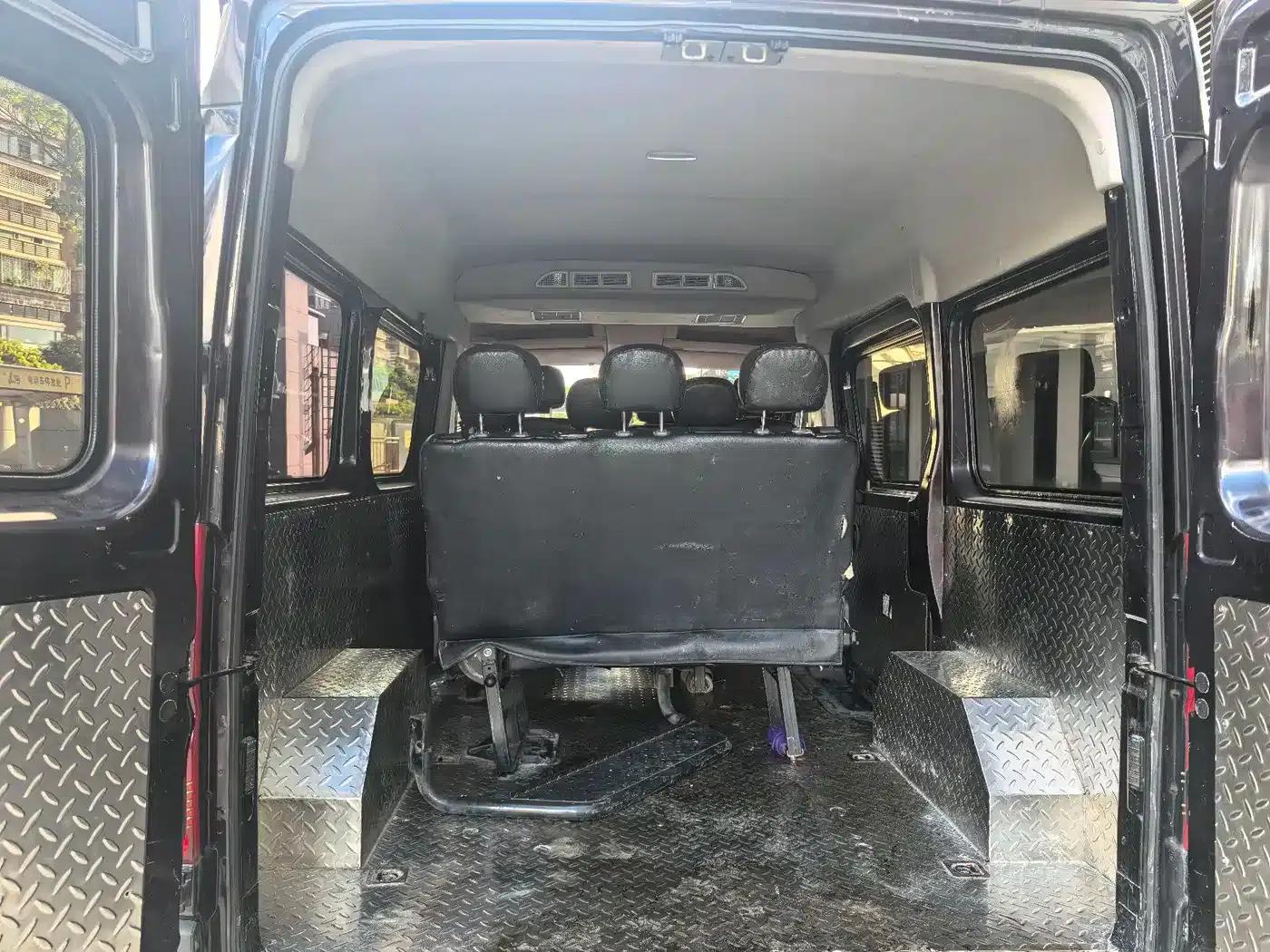 Yufeng 2021 2.3T Front-Wheel Drive Logistics Van, Short Wheelbase, Medium Roof, 5-9 Seats, National VI Emission Standard M9T — миниатюра 9