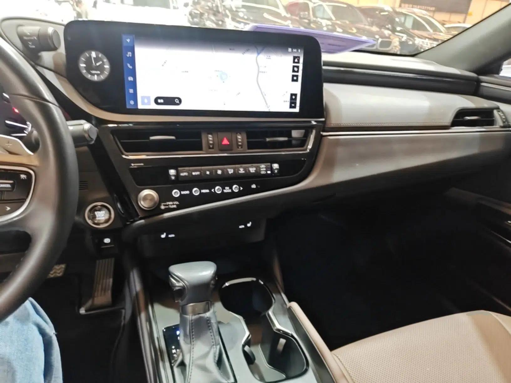 Lexus ES 2022 200 Excellence Edition — миниатюра 17