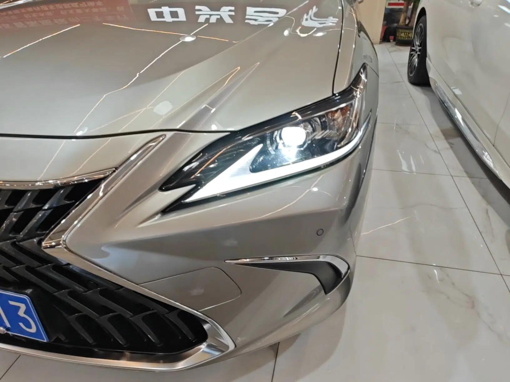 Lexus ES 2022 200 Excellence Edition — миниатюра 8
