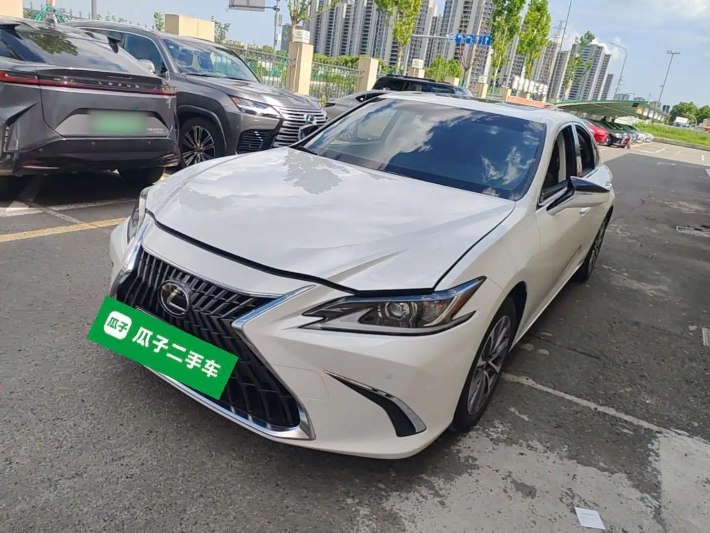 Lexus ES 2022 200 Excellence Edition — миниатюра 1