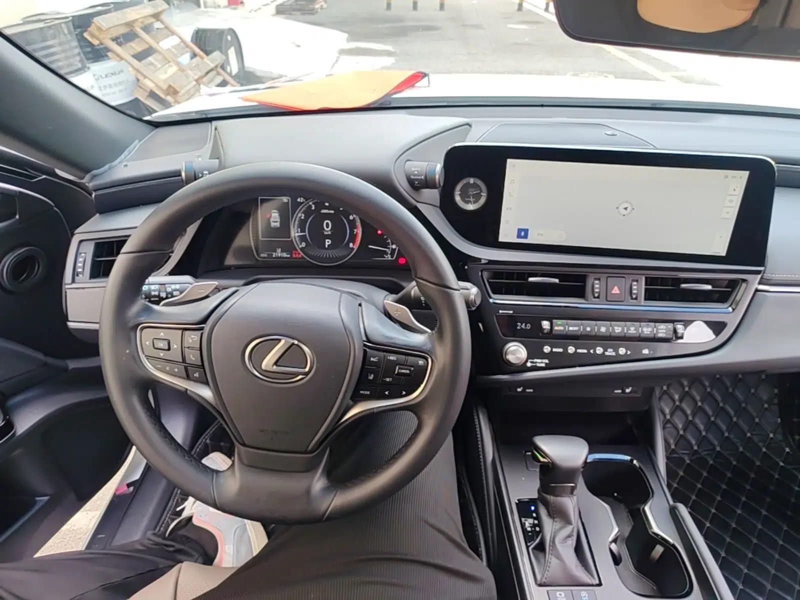 Lexus ES 2022 200 Excellence Edition — миниатюра 13