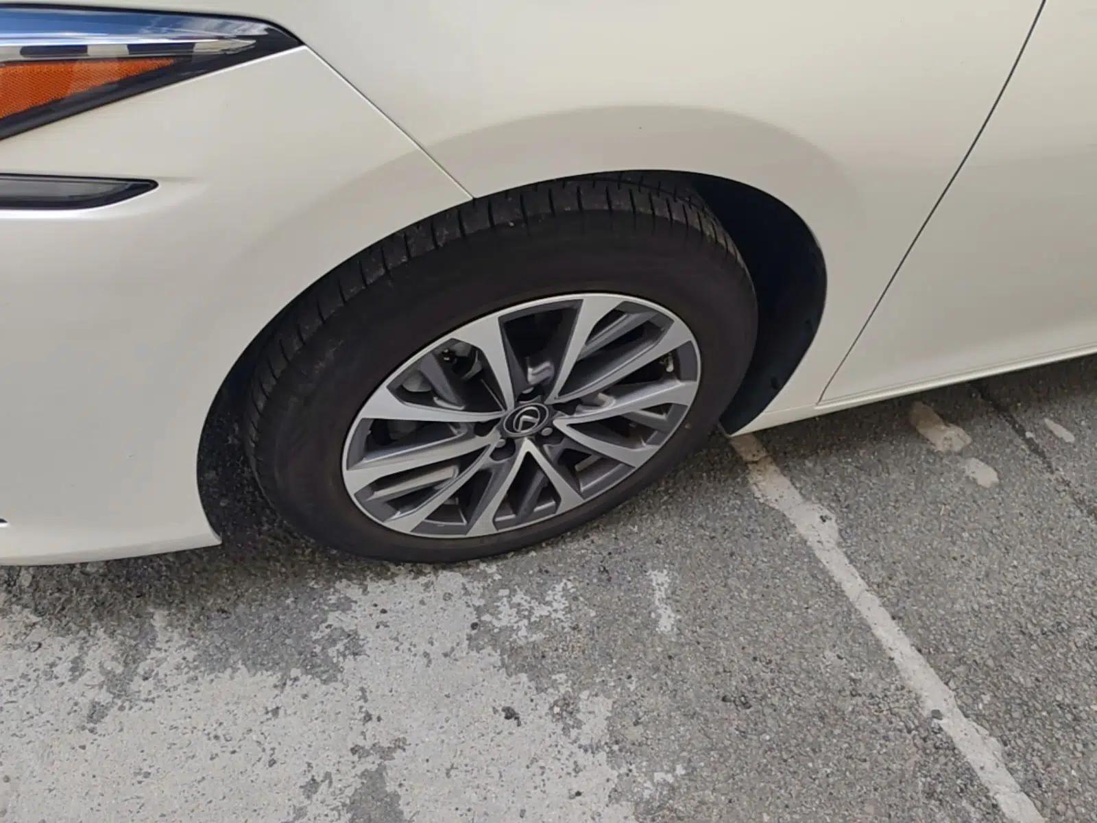 Lexus ES 2022 200 Excellence Edition — миниатюра 10