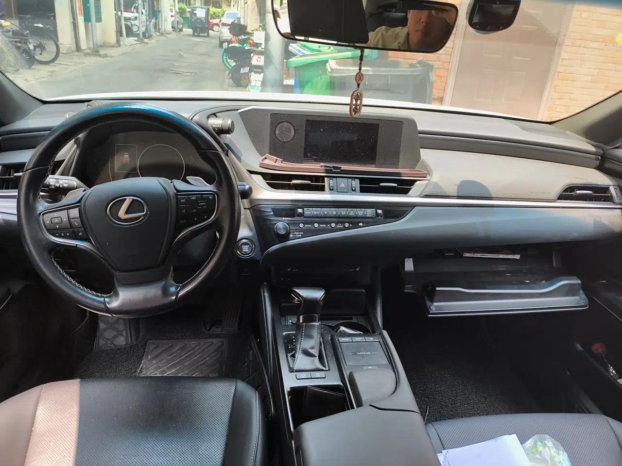 Lexus ES 2018 200 Excellence Edition China VI Standard — миниатюра 9