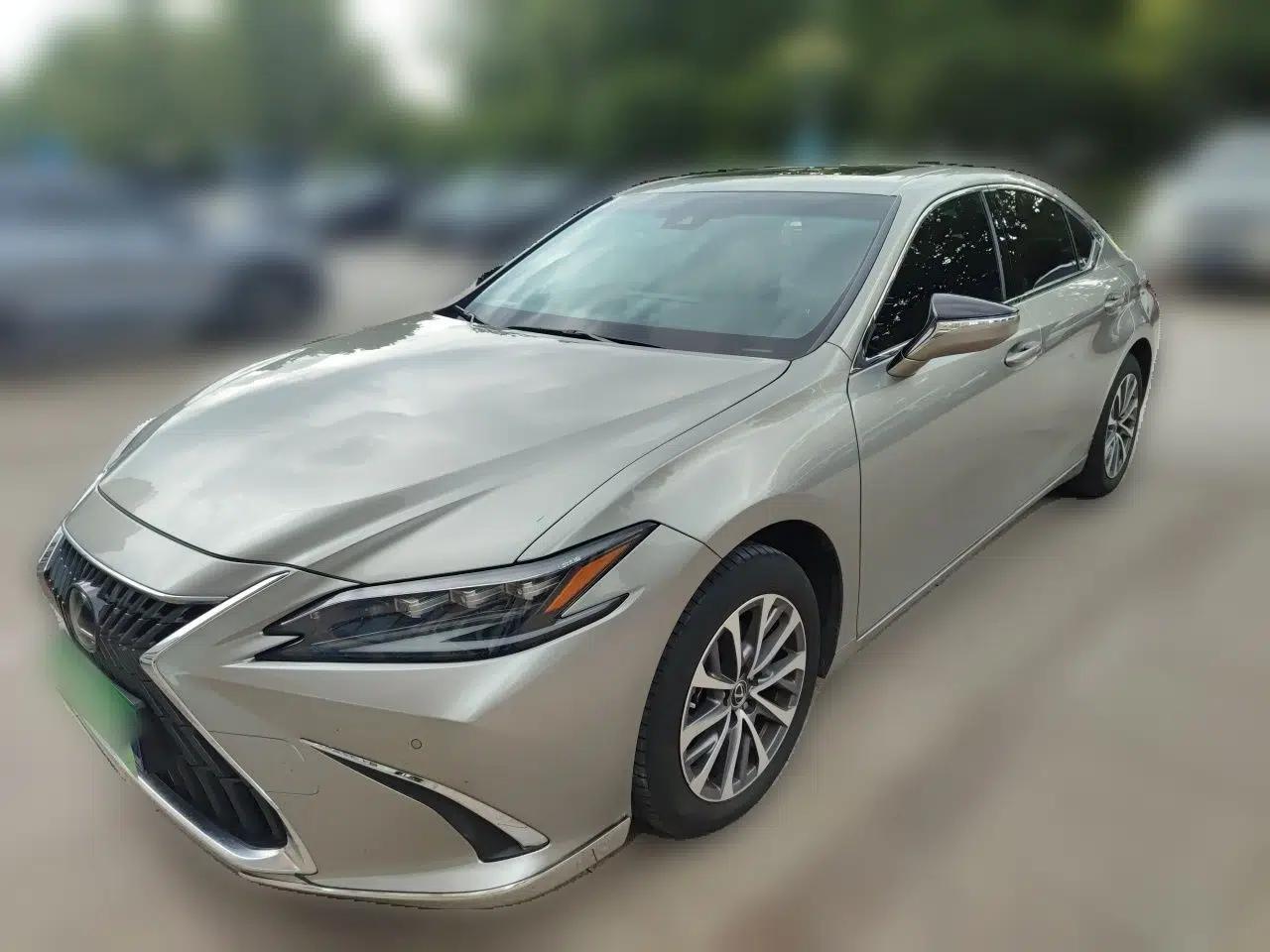 Lexus ES 2024 200 Premium Edition — миниатюра 1