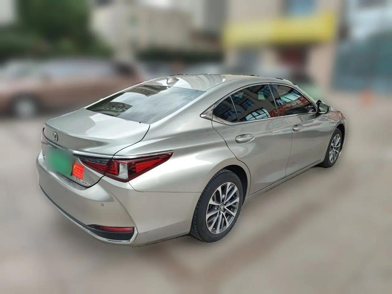 Lexus ES 2024 200 Premium Edition — миниатюра 6